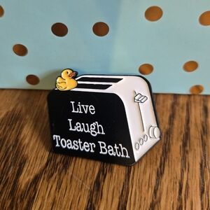 NWT live laugh toaster bath enamel pin